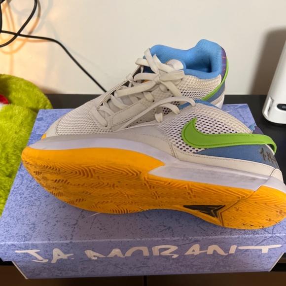 Shoes - Picture 12 of 12